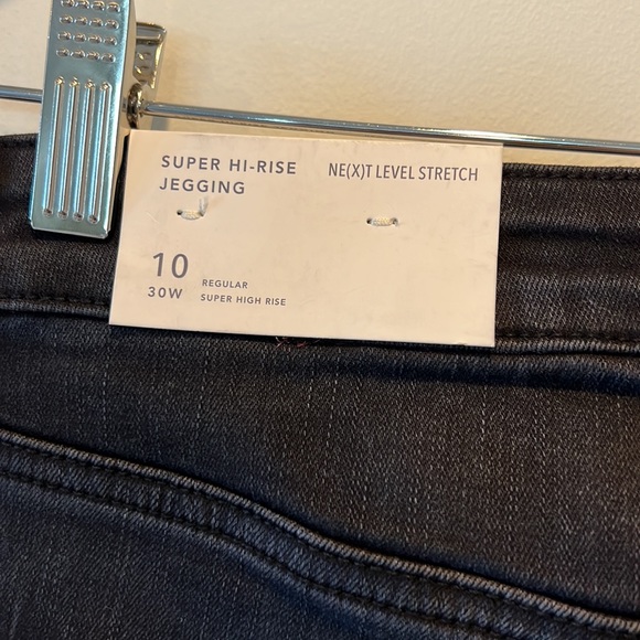 Distressed American Eagle Leggings - Picture 4 of 5